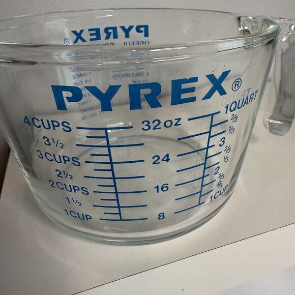 Vintage Pyrex 4 Cup Measuring Cup Pour Spout Blue Letters Corning USA 532-O RARE - Picture 5 of 8